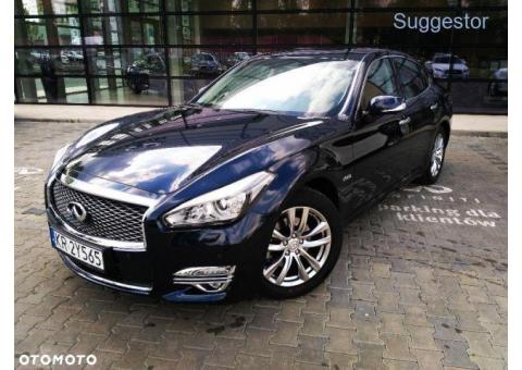 Infiniti Q70